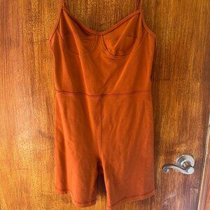 Aritzia Babaton Contour Burnt Siena Romper